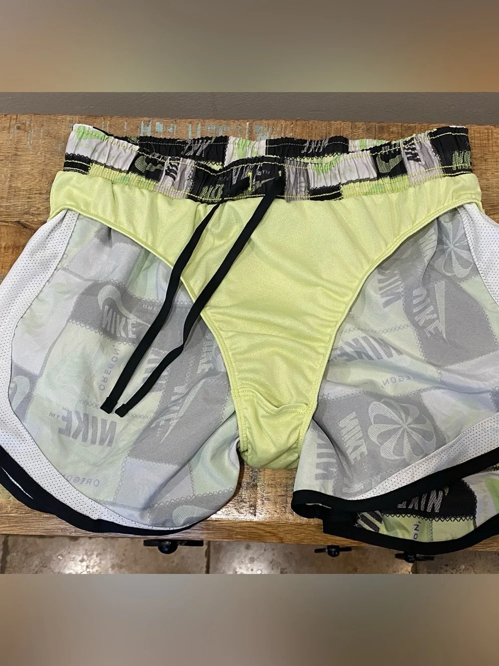 Nike Women's Tempo Printed Oregon patchwork design Running Shorts regular NWT